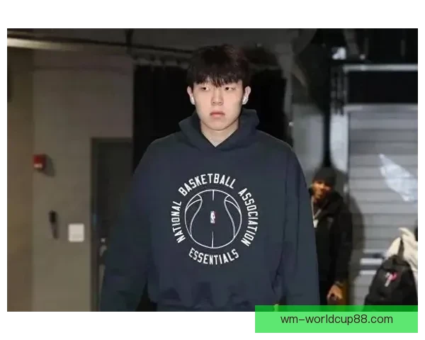 斯普利特称杨瀚森已无需每场带翻译 但仍有许多提升空间